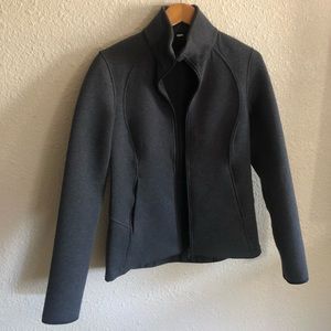 Lululemon jacket size 6